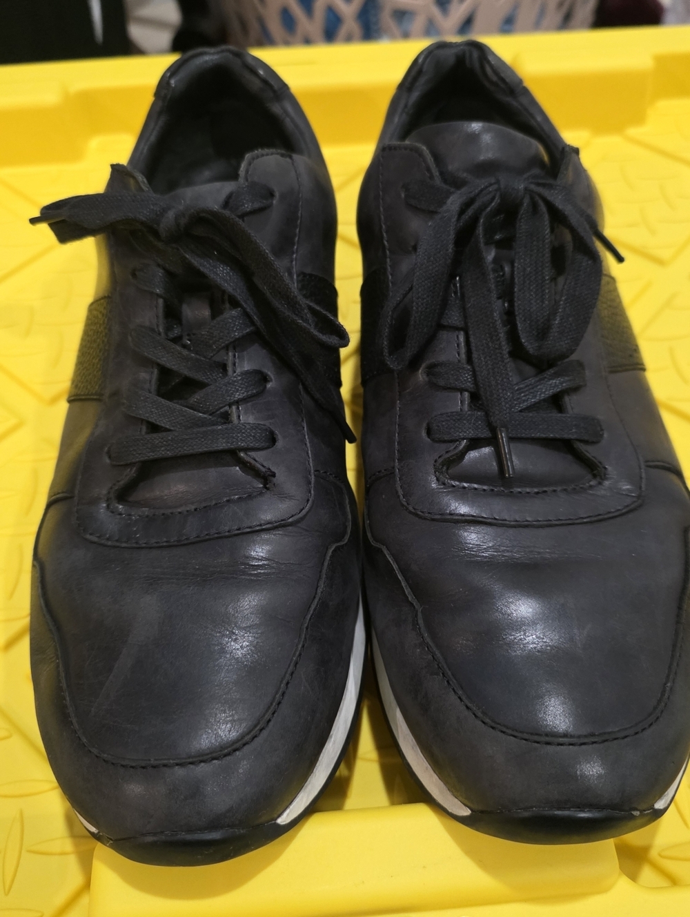 Vince. Black Leather Lace-Up Sneakers - Classic Casual